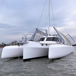 Trimaran-Segelyacht