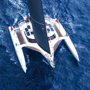 Trimaran-Segelyacht 1