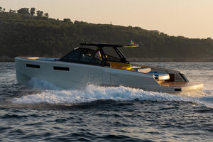 Motoryacht für Kreuzfahrten 1