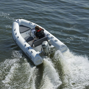 Außenborder-Schlauchboot 1
