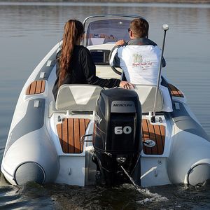 Außenborder-Schlauchboot 1