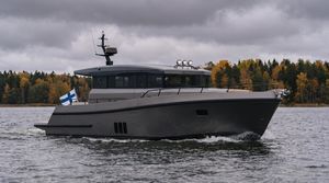 Express-Cruiser / Innenborder 1