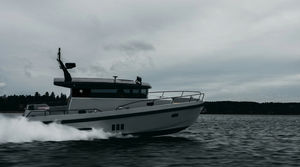 Express-Cruiser / Innenborder