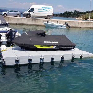 schwimmender Ponton / modular / zur Trockenlagerung von Jet-Skis / für Yachthäfen