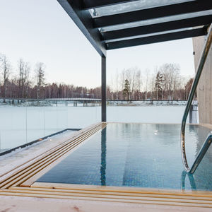 maßgefertigter Schwimmbecken