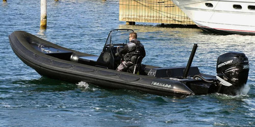 Außenborder-Schlauchboot - 7.8M  - Tornado Boats International ApS - RIB / Open / mit Mittelkonsole