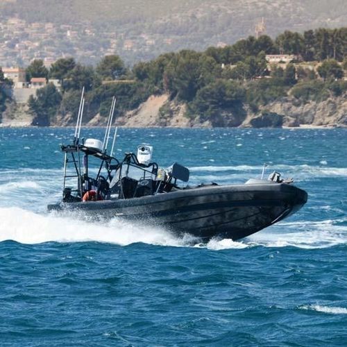 Patrouillenboot Berufsschiff - Remorina - SIREHNA - Festrumpf / USV