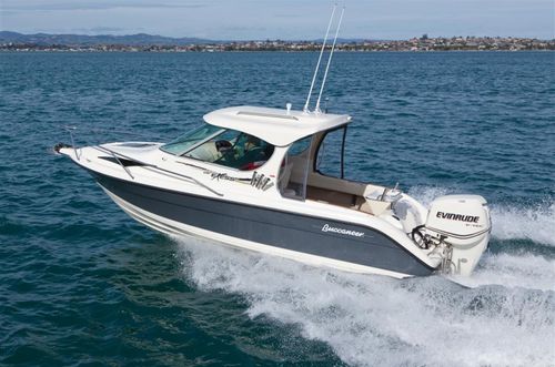 Cabin-Cruiser / Außenborder - 635 EXESS XL - Buccaneer - Hardtop / mit geschlossenem Cockpit / Sportfischer