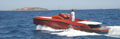 Innenborder-Konsolenboot - Maori 30 - MAORI YACHT WORLD LTD - Diesel / mit Mittelkonsole / max. 8 Personen