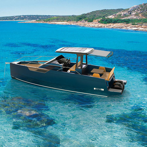 Außenborder-Konsolenboot - M9  - Nuva Yachts - zweimotorig / mit Mittelkonsole / Sonnendeck
