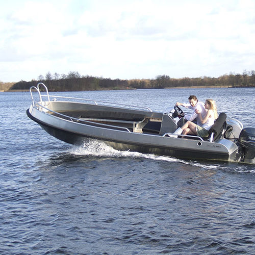 Außenborder-Konsolenboot - 555 - Alufleet B.V. - mit Mittelkonsole / für Wassersportzentrum / Aluminium