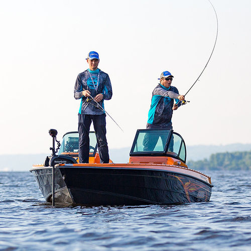 Bay-Boat / Außenborder - 555 SPORT ANGLER - BoatLab LLC - mit Doppelkonsole / Sportfischer / Aluminium