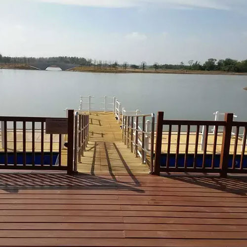 Gangway für Yachthafen - Shanghai Qihua Waterborne Engineering Construction Co., Ltd - schwimmend / Aluminium / mit Geländer