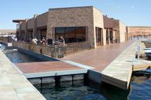 Schwimmendes Restaurant - Antelope Point - International Marine Floatation Systems, Inc. (IMFS)