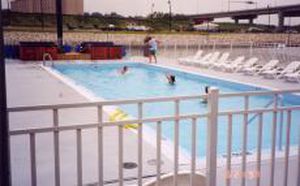 Schwimmbecken mit Auftrieb - Alton  - International Marine Floatation Systems, Inc. (IMFS)