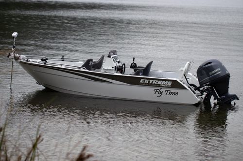 Offenes Boot / Außenborder - 545 SC - Extreme Boats EU Ltd. - Open / mit Seitenkonsole / Sportfischer