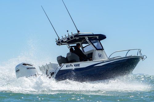 Außenborder-Konsolenboot - 745 CC - Extreme Boats EU Ltd. - mit Mittelkonsole / für Angelsport / Aluminium