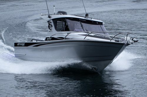 Cabin-Cruiser / Innenborder - 795 XST - Extreme Boats EU Ltd. - mit Steuerhaus / Sportfischer / Aluminium