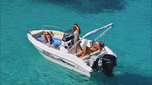 Außenborder-Konsolenboot - 53 S Enica - Cantiere Nautica Trimarchi Srl - mit Mittelkonsole / max. 6 Personen / Sonnendeck