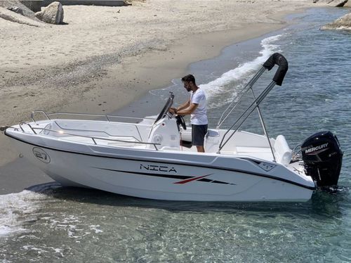 Außenborder-Konsolenboot - Nica - Cantiere Nautica Trimarchi Srl - mit Mittelkonsole / max. 6 Personen / Sonnendeck