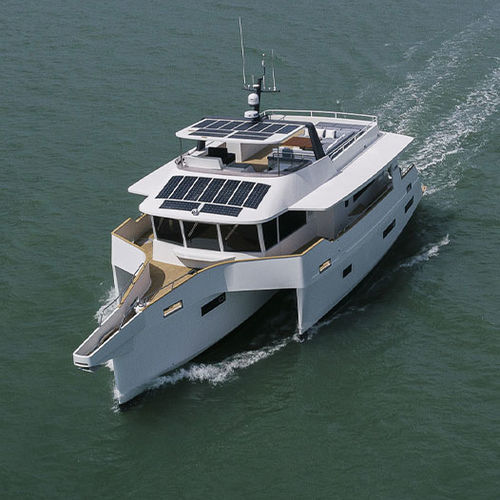 Trimaran-Motoryacht - 72 - Leen Trimarans - für Kreuzfahrten / Flybridge / 3 Kabinen