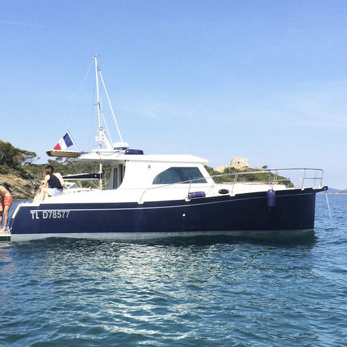 Express-Cruiser / Innenborder - JMF 32 - META YACHTS - Diesel / zweimotorig / mit Steuerhaus