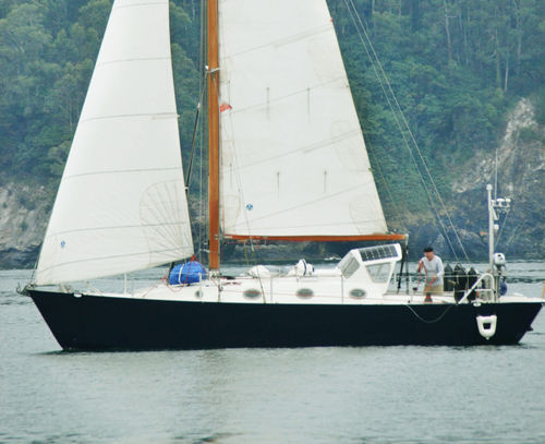 Küstenfahrten-Segelboot - OUTREMER 33 - META YACHTS - 2 Kabinen / 6 Kojen / 4 Kojen