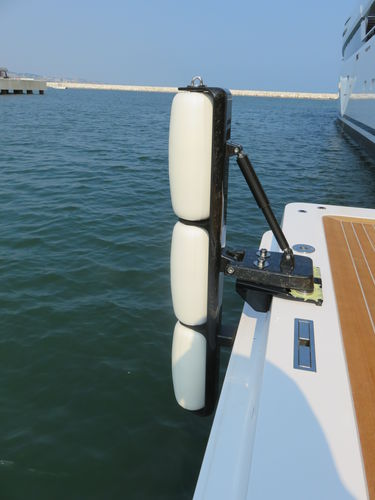 Fender für Yacht - Advanced Mechanical Solutions - Heck / Carbon