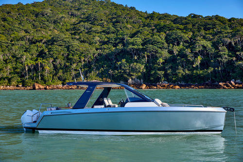 Express-Cruiser / Innenborder - V34 - Schaefer Yachts - Außenborder / zweimotorig / Softtop