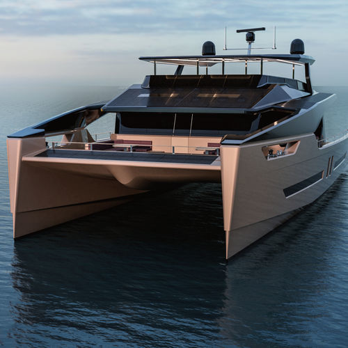 Katamaran-Motoryacht - OCEAN ECO 90 - Alva Yachts GmbH - für Kreuzfahrten / Flybridge / 4 Kabinen