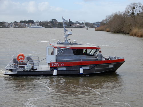 Rettungsboot Berufsschiff - Alumarine Shipyard - Feuerlöschboot / Z-Antrieb / Aluminium