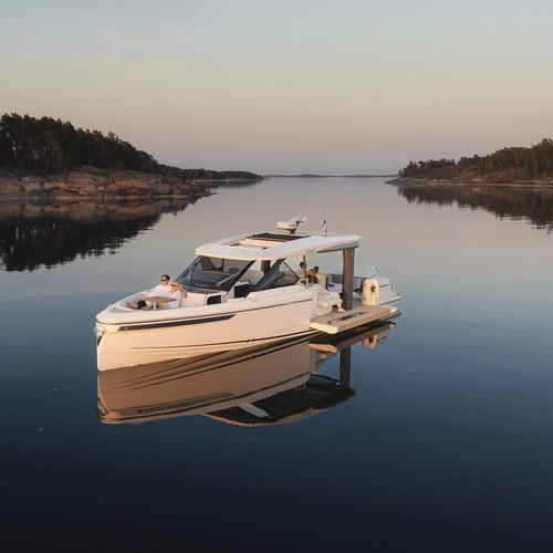 Express-Cruiser / Außenborder - 400 GTO - Saxdor Yachts Oy - zweimotorig / Stufenrumpf / mit Steuerhaus