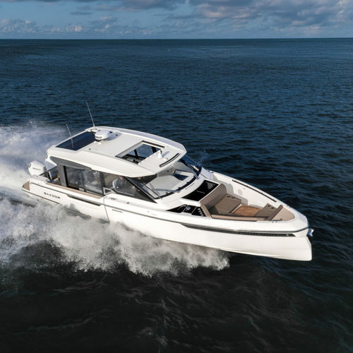 Express-Cruiser / Außenborder - 400 GTC - Saxdor Yachts Oy - zweimotorig / mit Steuerhaus / max. 12 Personen