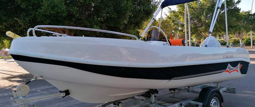 Außenborder-Konsolenboot - VORAZ  450 OPEN PLUS - VORAZ Astilleros - mit Mittelkonsole / Tauch / Sportfischer