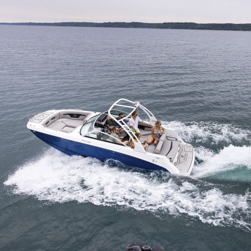 Deck-Boat / Innenborder - HD3 SURF - Four Winns - Open / mit Doppelkonsole / Bowrider