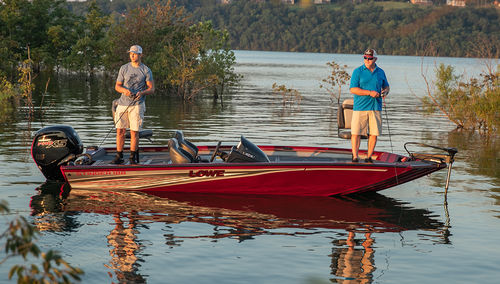 Bass-Boat / Außenborder - Stinger 188 - Lowe - mit Seitenkonsole / Open / Sportfischer