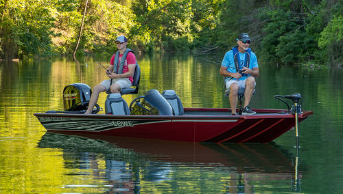 Bass-Boat / Außenborder - Stinger 175C - Lowe - mit Seitenkonsole / Open / Sportfischer