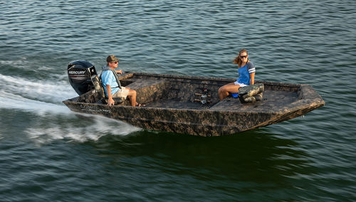 Jon-Boat / Außenborder - Roughneck 1760 Deluxe Tiller - Lowe - mit Seitenkonsole / Open / Sportfischer