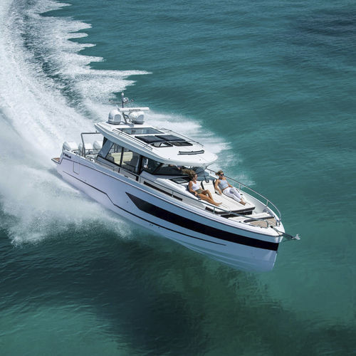 Express-Cruiser / Außenborder - 38 Explorer - Wellcraft - dreimotorig / Hardtop / Offshore