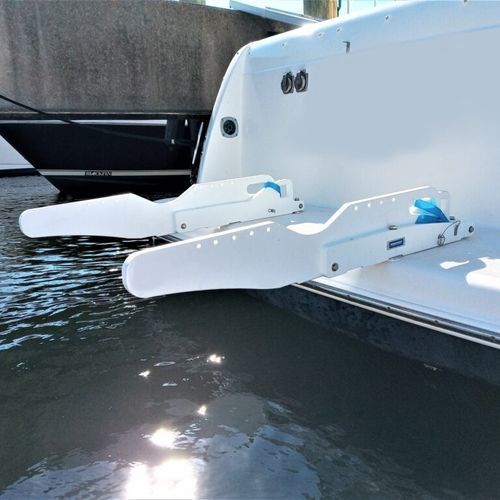 Davit für Boot - VCTILT - VersaChock - manuell / schwenkbar / HDPE