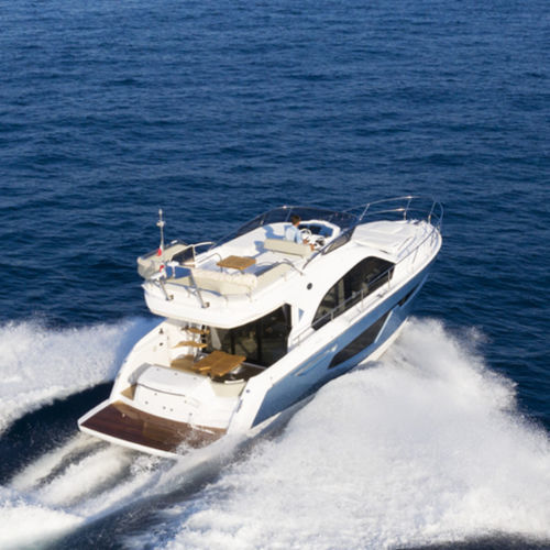 Express-Cruiser / Innenborder - FLY 42 - Sessa Marine - zweimotorig / Gleiter / Flybridge