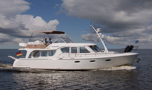 Express-Cruiser / Innenborder - EV 1300 II - Aquanaut - Flybridge / Kanal / 2 Kabinen