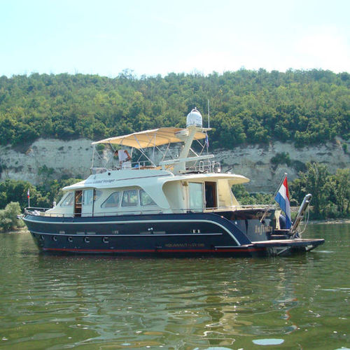 Motoryacht für Kreuzfahrten - GV 1700 - Aquanaut - Flybridge / 2 Kabinen / 6 Kojen
