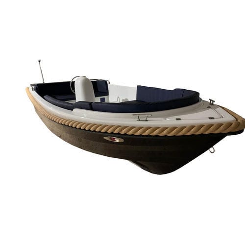 Außenborder-Konsolenboot - V440 - Boatbuilding Motor Yacht Sp. Z o.o. - halbstarr / mit Mittelkonsole / traditionell