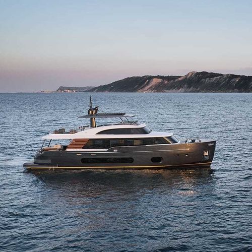 Motoryacht für Kreuzfahrten - MAGELLANO 25M - Azimut - Flybridge / V-Drive / 4 Kabinen