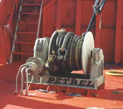 Winde für Schiffe - Petrel International - für Ankermanöver / Hydraulikmotor / Einzeltrommel
