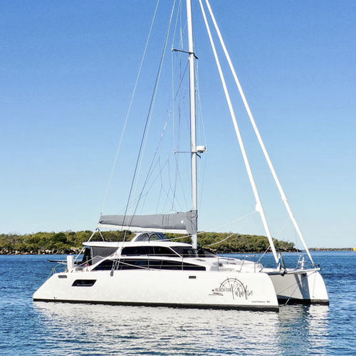 Katamaran - 46  - Lightwave Yachts - für Kreuzfahrten / 3 Kabinen / mit Mittelcockpit