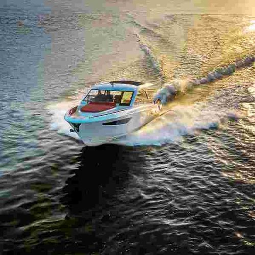 Express-Cruiser / Innenborder - VIDA 33 - BAVARIA YACHT - Außenborder / zweimotorig / Hardtop