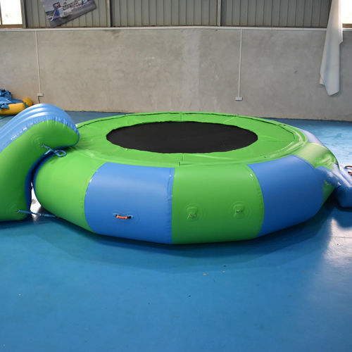 Trampolin-Wasserspielgerät - TEA400/300 - RPG s.r.l. - für Wassersportzentrum / für Yacht / aufblasbar