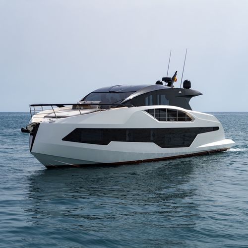 Motoryacht für Kreuzfahrten - 677 Coupe - Astondoa - Hardtop / 3 Kabinen / 4 Kabinen